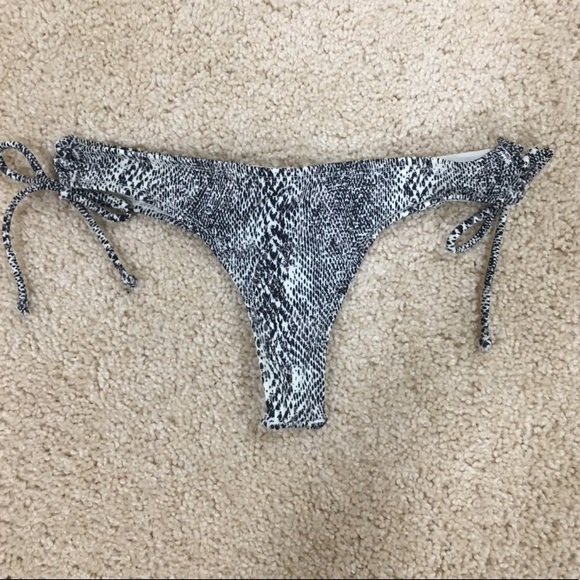 ❌SOLD❌ Pakaloha EHUKAI Bottoms - S - Picture 2 of 3